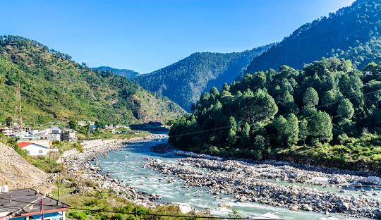 Taxi service in Uttarkashi